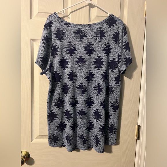 Lularoe short sleeve blue T-shirt high-low size 2XL - Picture 2 of 8